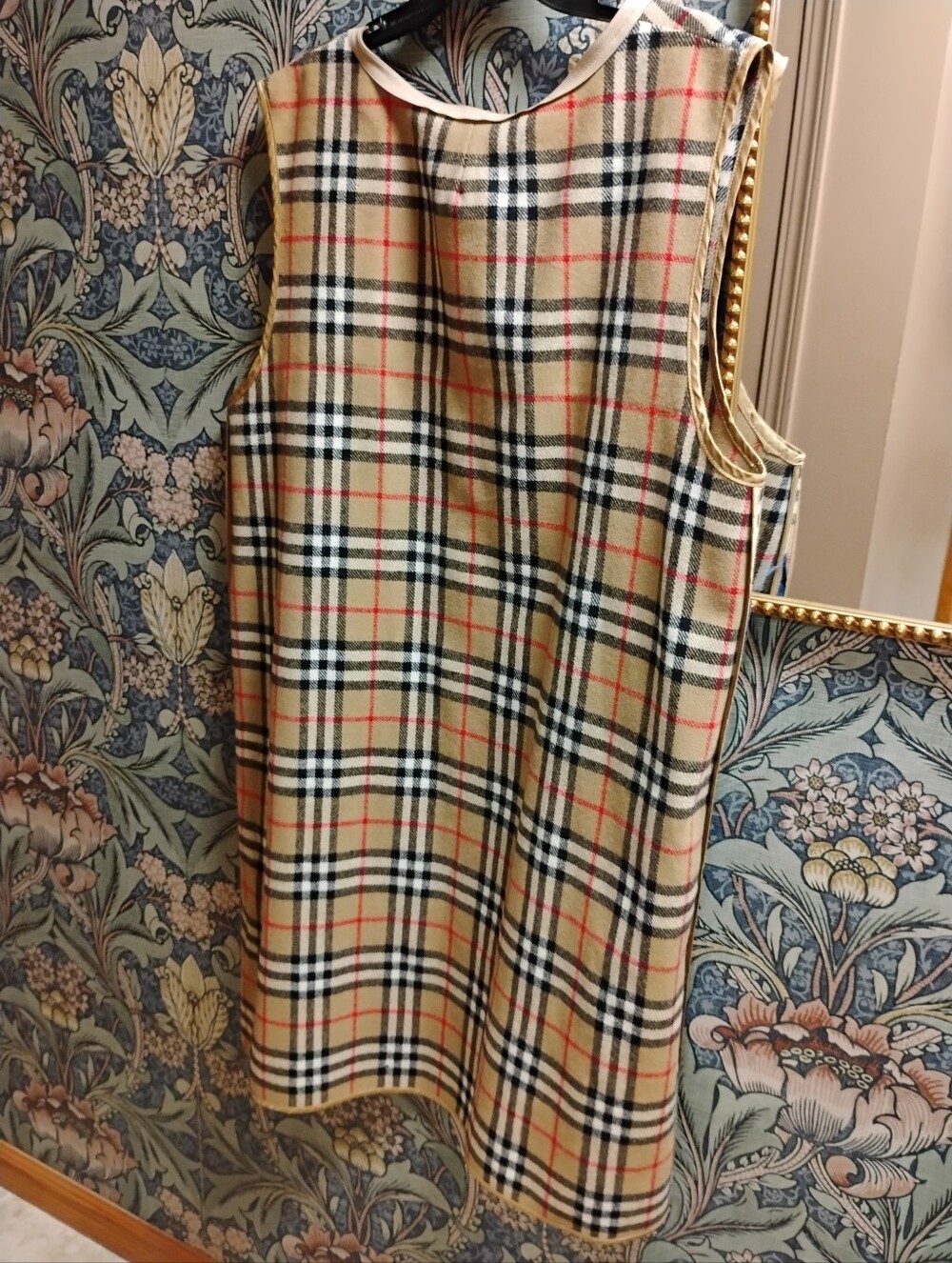 Vintage Burberry Classic Beige Double-Breasted Trench Coat, With Removable Liner - Picture 12 of 16